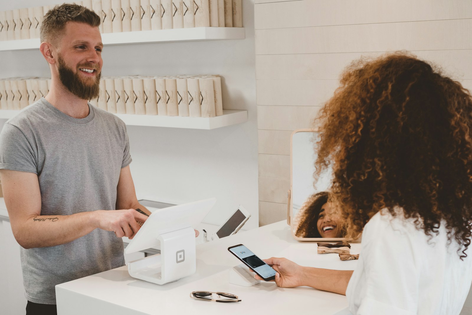 Ecommerce checkout and shopping bags